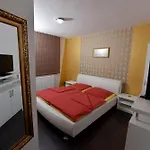 I Trojka 4*