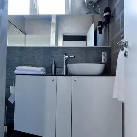 I Trojka מלון דירות 4*