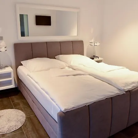 Aparthotel I Trojka