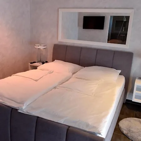Apartahotel I Trojka *