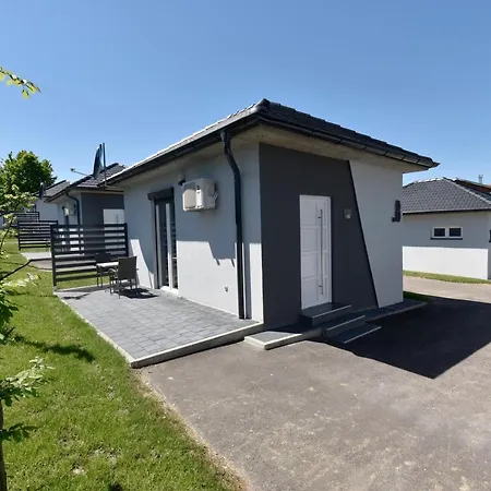 מלון דירות I Trojka