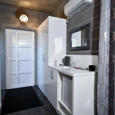 I Trojka Aparthotel