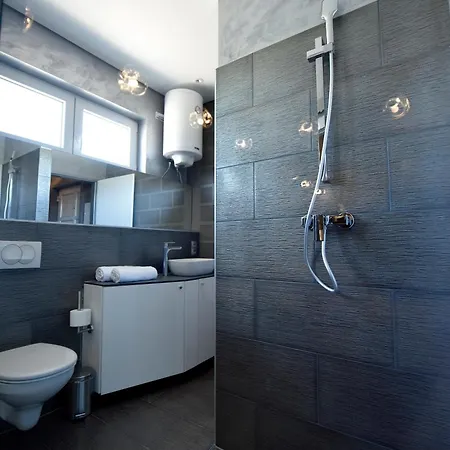 Aparthotel I Trojka