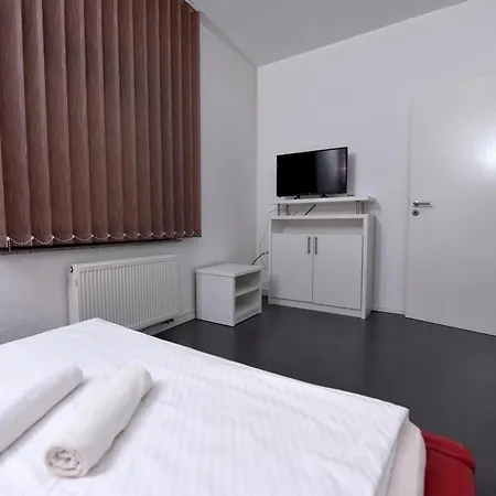Aparthotel I Trojka