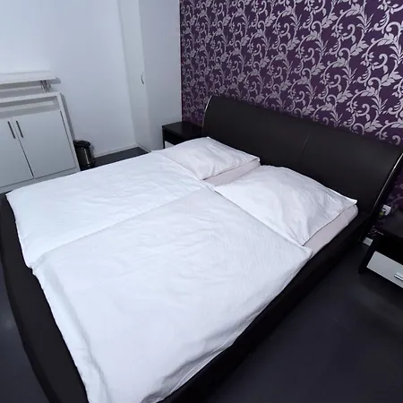 I Trojka Aparthotel 4*
